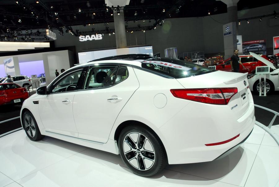  Kia Optima Hybrid 2011 года  (фото 10 из 29)